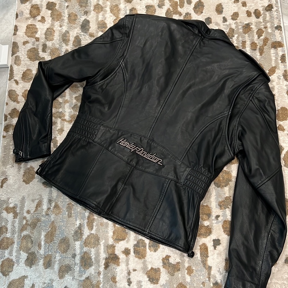 Nearly New Authentic Leather Harley Coat😍